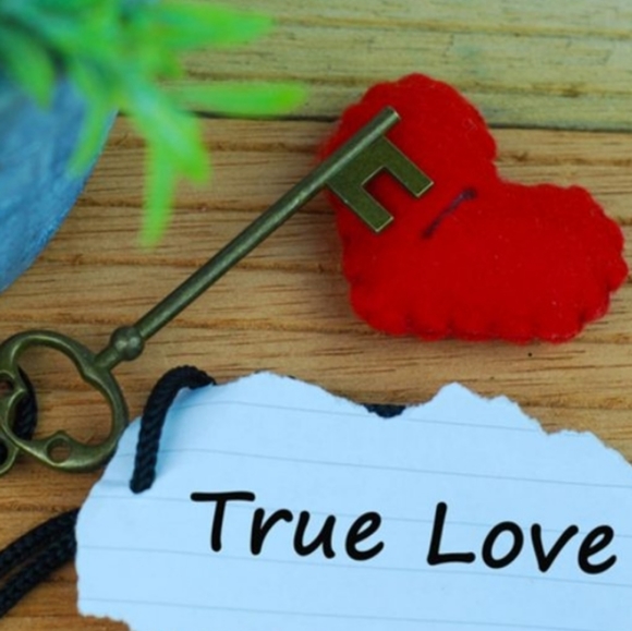 Give the Gift of Love.🎁 - Picture 2 of 2